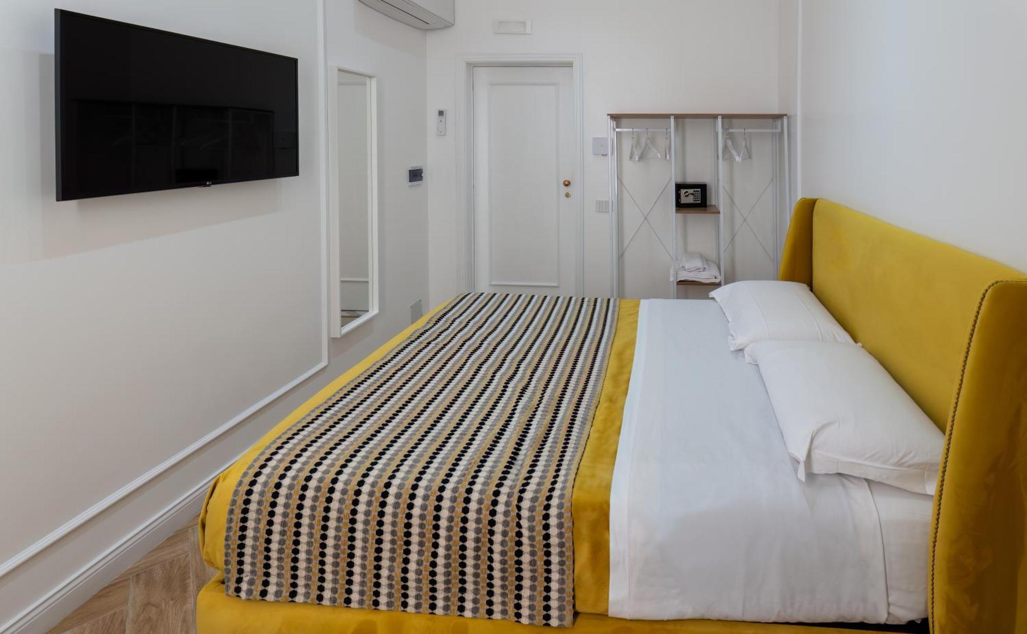 Hotel Garibaldi 125 Neapol Zewnętrze zdjęcie