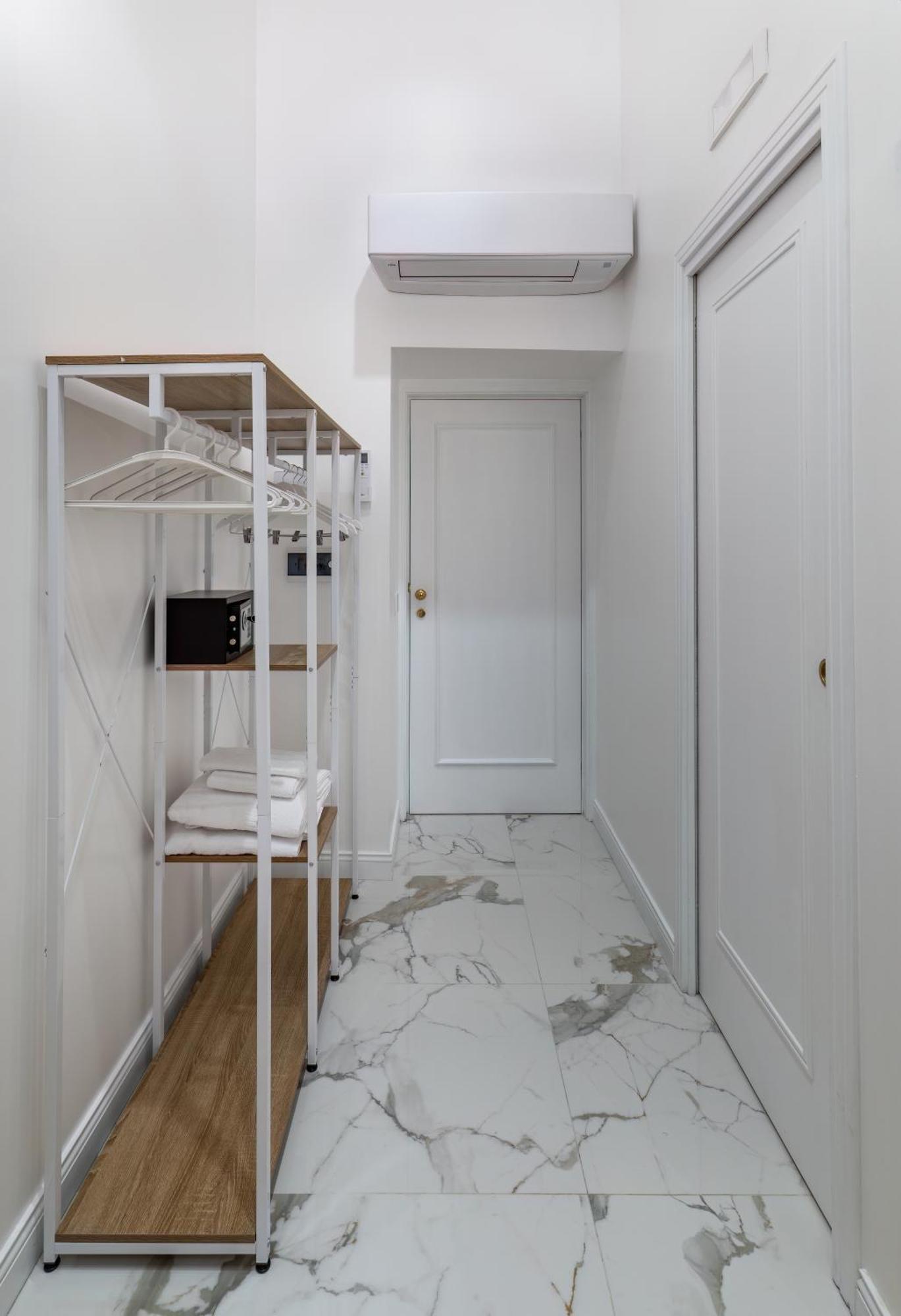 Hotel Garibaldi 125 Neapol Zewnętrze zdjęcie
