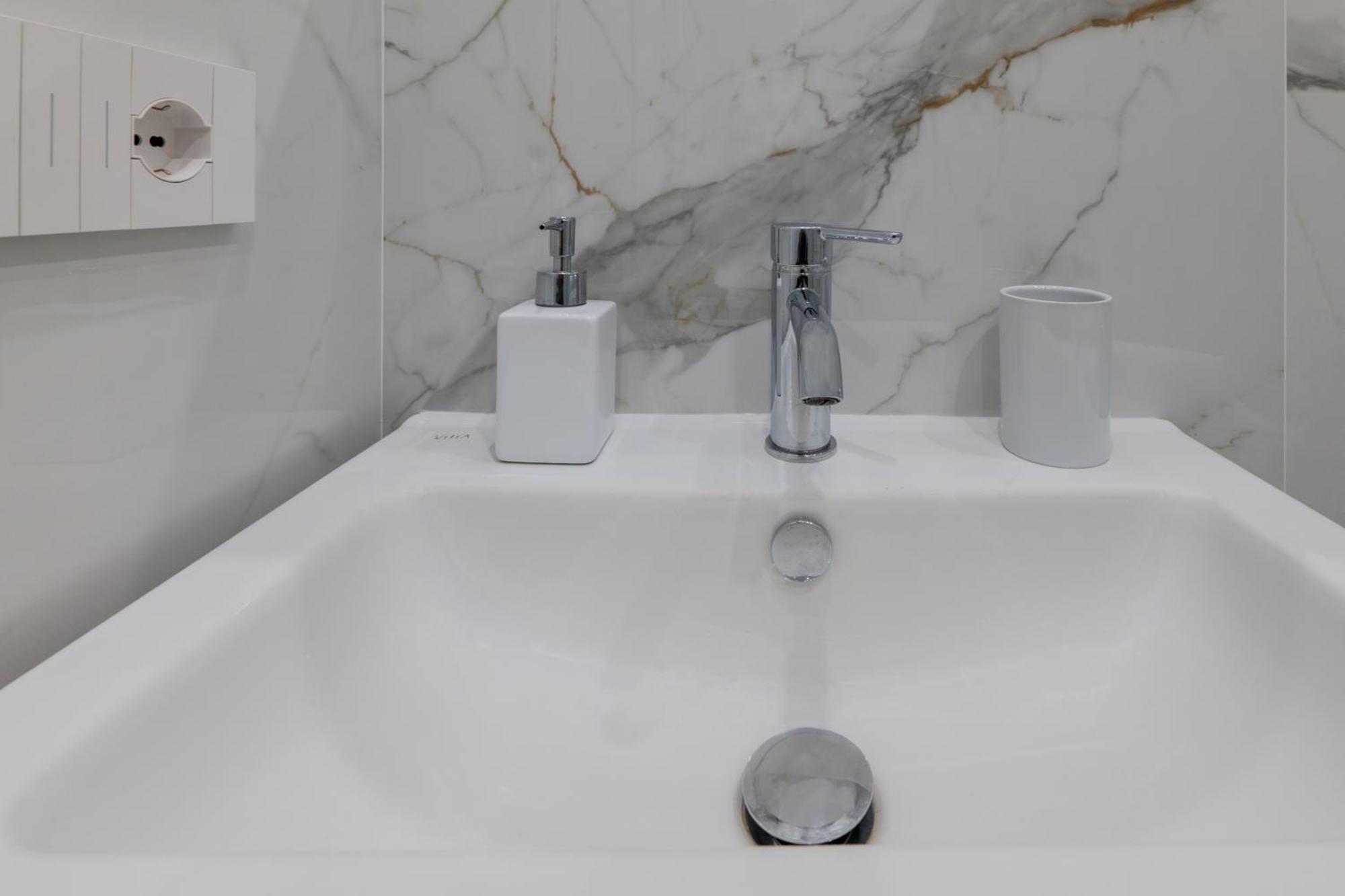 Hotel Garibaldi 125 Neapol Zewnętrze zdjęcie